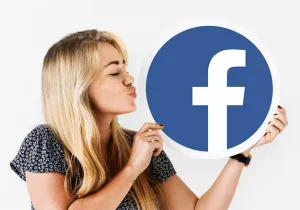 girl with fb kissing images
